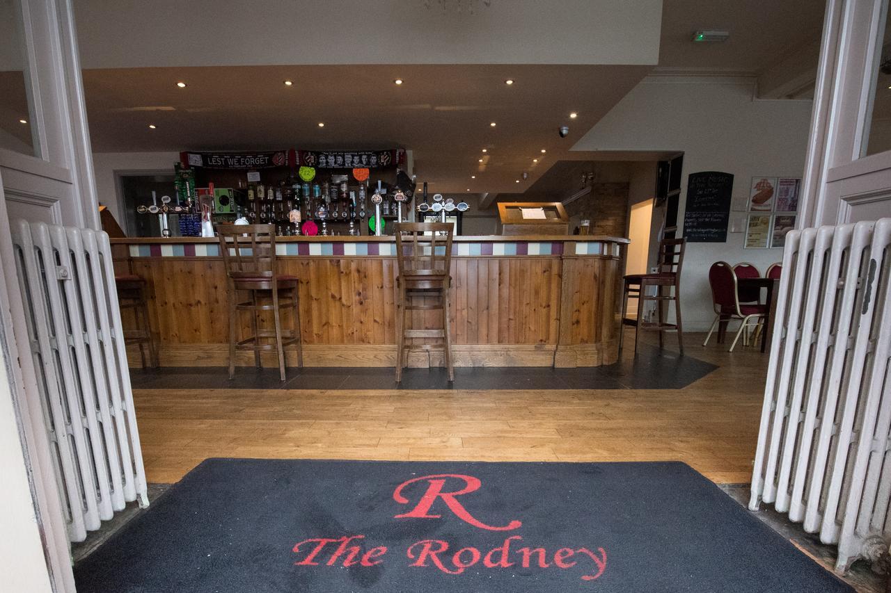 The Rodney Hotel วอร์ริงตัน ภายนอก รูปภาพ